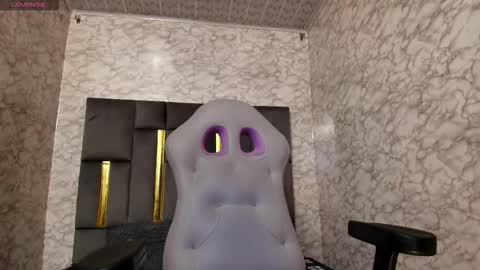 Snapshot of dereck_monroe chatting on January 6, 2026, 10:41 am Dereck online show from January 6, 2026, 10:41 am