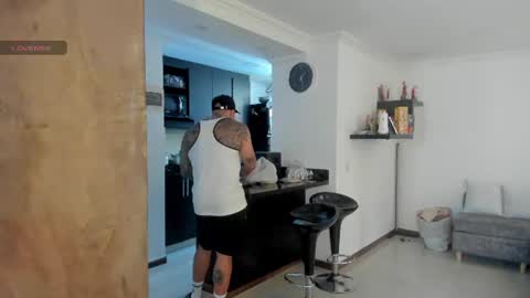 Snapshot of dereckgreen chatting on June 11, 2026, 6:28 pm dereckgreen online show from June 11, 2026, 6:28 pm