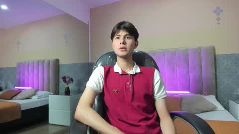 derek_sinn online show from March 10, 2026, 8:03 pm