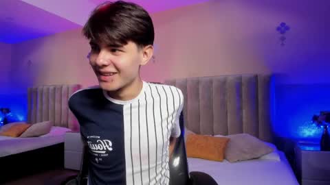 derek_sinn online show from April 8, 2026, 8:53 pm