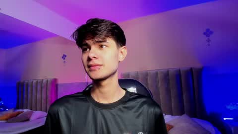 derek_sinn online show from April 12, 2026, 12:54 pm