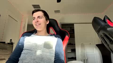 derekdings online show from December 13, 2024, 8:26 pm