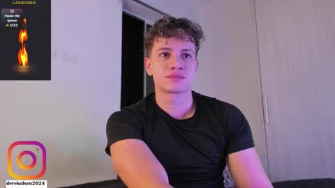 Snapshot of derekolsen_ chatting on October 14, 2025, 2:45 am Derek IG Derekolsen2024 online show from October 14, 2025, 2:45 am