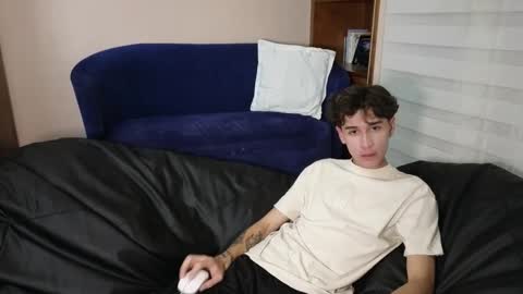 Derek online show from November 11, 2025, 2:00 am