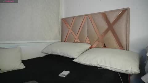 derekw_1 online show from July 16, 2026, 9:43 pm