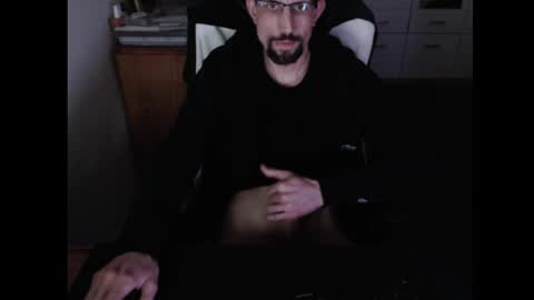 dermattes online show from April 12, 2026, 1:38 pm