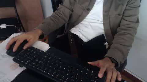     online show from January 3, 2025, 4:06 pm