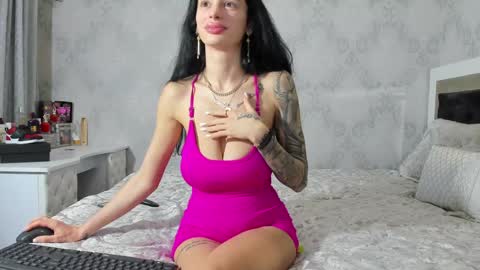 Snapshot of desert2blosom chatting on December 10, 2024, 11:19 pm Mia online show from December 10, 2024, 11:19 pm