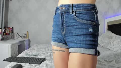 Snapshot of desert2blosom chatting on March 7, 2025, 11:16 pm Mia online show from March 7, 2025, 11:16 pm