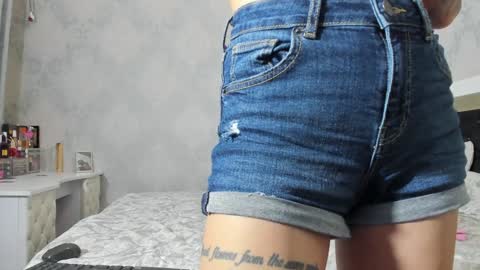 Snapshot of desert2blosom chatting on March 9, 2025, 12:10 am Mia online show from March 9, 2025, 12:10 am