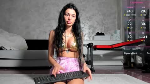 Snapshot of desert2blosom chatting on October 9, 2025, 2:42 am Mia online show from October 9, 2025, 2:42 am