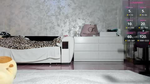 Snapshot of desert2blosom chatting on October 26, 2025, 10:04 pm Mia online show from October 26, 2025, 10:04 pm