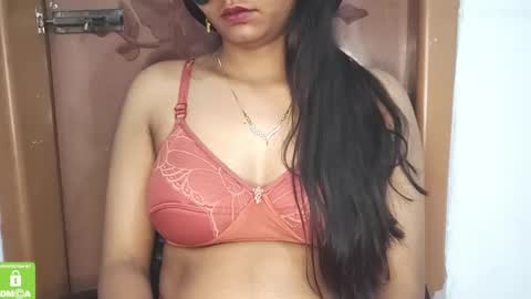 Snapshot of desicoupleshow chatting on March 4, 2025, 4:41 pm Eva and Adam online show from March 4, 2025, 4:41 pm