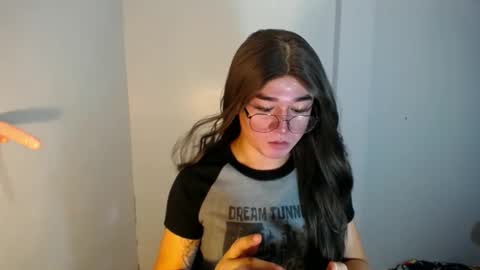 LORINE online show from January 11, 2025, 7:38 pm