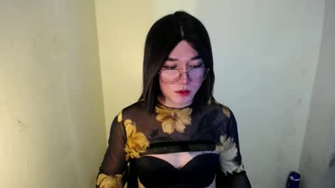 LORINE online show from January 22, 2025, 6:52 pm