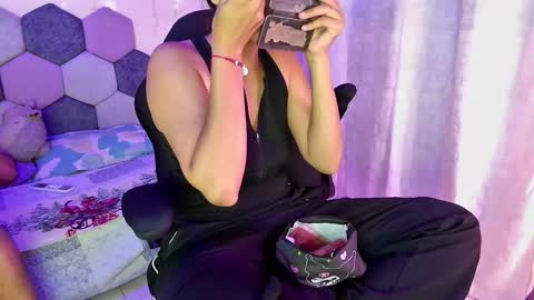 TORI AND MR. BEAR online show from December 18, 2025, 6:14 pm