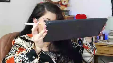 HellenMoon online show from October 9, 2025, 6:55 am