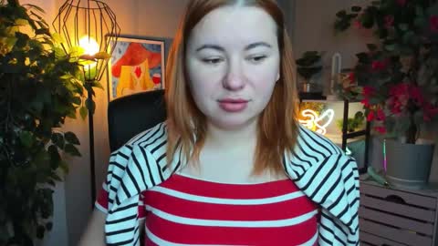 LAYLA online show from November 18, 2025, 7:24 am