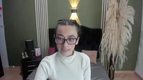 Snapshot of desiring__angel chatting on February 11, 2025, 4:22 am Desiring Angel online show from February 11, 2025, 4:22 am