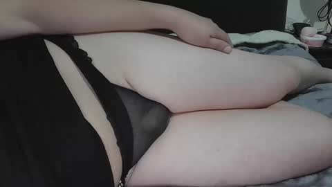 Snapshot of desogasuelta chatting on February 4, 2026, 2:06 am Demonofsex online show from February 4, 2026, 2:06 am