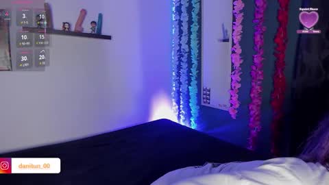 Snapshot of destiny14_ chatting on February 5, 2026, 5:12 am Dani online show from February 5, 2026, 5:12 am