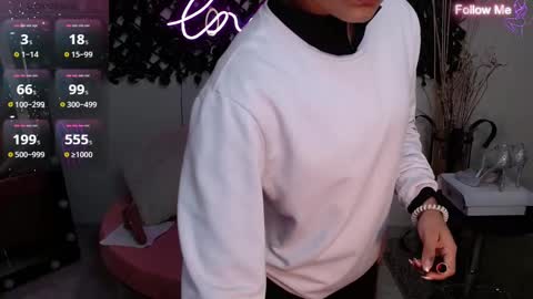 Snapshot of destinyhills_ chatting on February 5, 2025, 12:06 pm Destiny online show from February 5, 2025, 12:06 pm