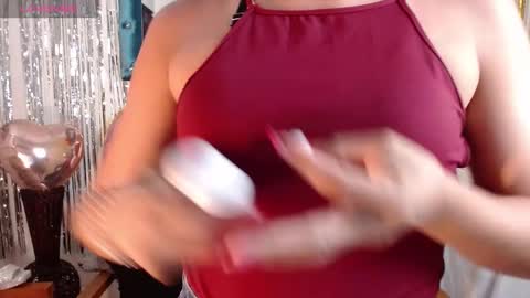 Snapshot of destinyhills_ chatting on February 24, 2025, 12:05 pm Destiny online show from February 24, 2025, 12:05 pm