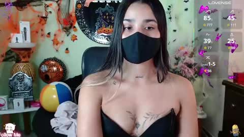 Snapshot of destinyhills_ chatting on October 16, 2025, 12:06 pm Destiny online show from October 16, 2025, 12:06 pm