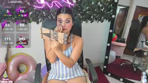 Snapshot of destinyhills_ chatting on November 29, 2025, 2:42 pm Destiny online show from November 29, 2025, 2:42 pm