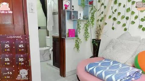 Snapshot of destinyhills_ chatting on January 8, 2026, 12:07 pm Destiny online show from January 8, 2026, 12:07 pm