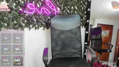 Snapshot of destinyhills_ chatting on January 10, 2026, 12:40 pm Destiny online show from January 10, 2026, 12:40 pm