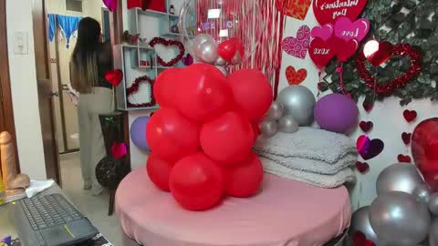 Snapshot of destinyhills_ chatting on February 28, 2026, 12:28 pm Destiny online show from February 28, 2026, 12:28 pm