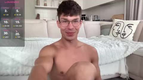 Snapshot of destroy_boy chatting on October 3, 2025, 5:59 am INSTAGRAM justmichaelross online show from October 3, 2025, 5:59 am