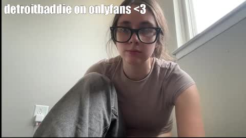 detroitbaddie online show from October 17, 2025, 7:16 pm