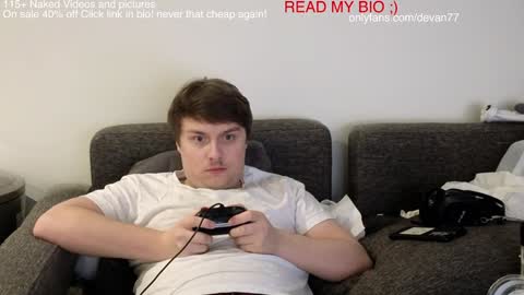 Snapshot of devantheplug chatting on December 14, 2024, 2:45 am Devan online show from December 14, 2024, 2:45 am