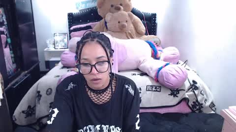 devi_black_13_ online show from April 5, 2026, 12:30 am