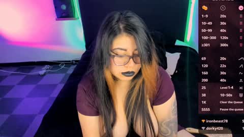 Snapshot of devilfox29 chatting on December 18, 2024, 7:58 am L I NA online show from December 18, 2024, 7:58 am