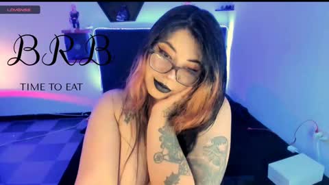 Snapshot of devilfox29 chatting on October 16, 2025, 2:12 am L I NA online show from October 16, 2025, 2:12 am