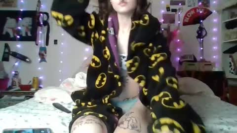 poutyangel online show from January 5, 2025, 8:22 am