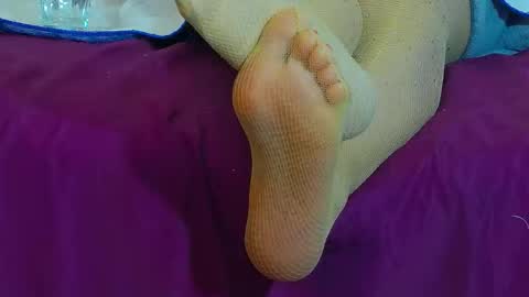 AlexaMills online show from November 20, 2025, 2:01 am