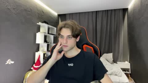 devilnut1 online show from November 22, 2025, 6:40 pm