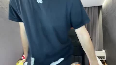 devilnut1 online show from November 23, 2025, 5:57 pm