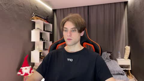 devilnut1 online show from December 1, 2025, 6:07 am