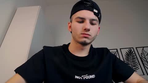 devin_ho online show from February 19, 2025, 9:14 pm