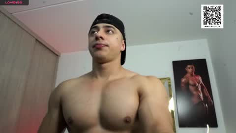 Snapshot of devin_hunter chatting on June 20, 2026, 11:07 pm Devin Hunter online show from June 20, 2026, 11:07 pm