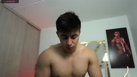 Snapshot of devin_hunter chatting on June 30, 2026, 2:40 pm Devin Hunter online show from June 30, 2026, 2:40 pm