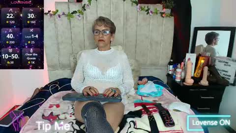 Devora online show from November 7, 2025, 2:55 am
