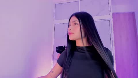 Snapshot of devours_fire chatting on June 10, 2026, 8:52 pm Sara 3 online show from June 10, 2026, 8:52 pm