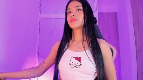Snapshot of devours_fire chatting on June 20, 2026, 2:47 am Sara 3 online show from June 20, 2026, 2:47 am