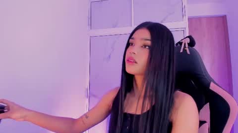 Snapshot of devours_fire chatting on July 6, 2026, 5:59 pm Sara 3 online show from July 6, 2026, 5:59 pm